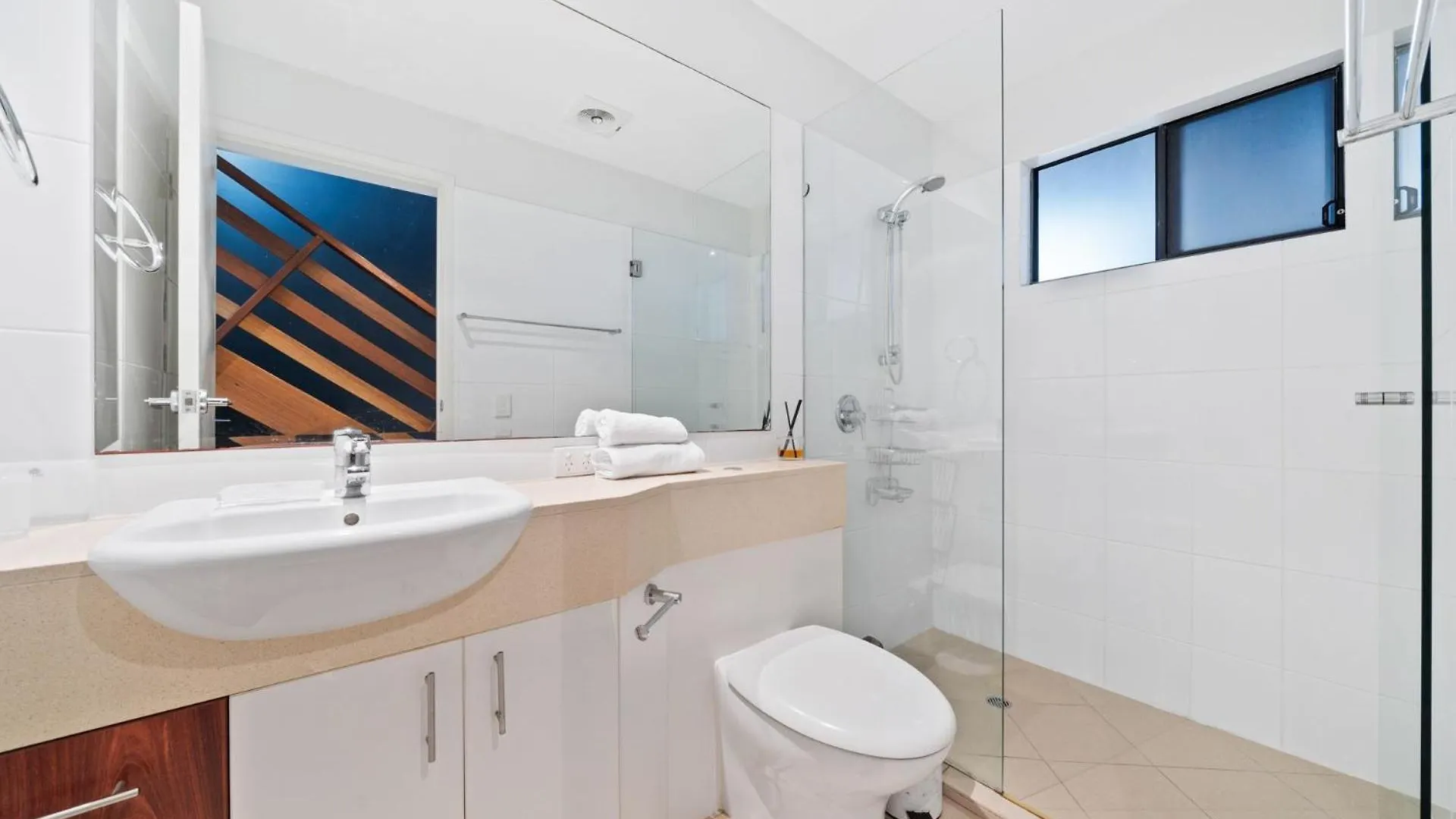 Warragi 4 By Discover Stradbroke Point Lookout Apartment