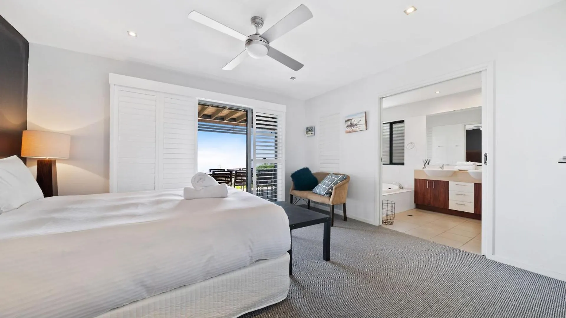 Warragi 4 By Discover Stradbroke Point Lookout Apartment