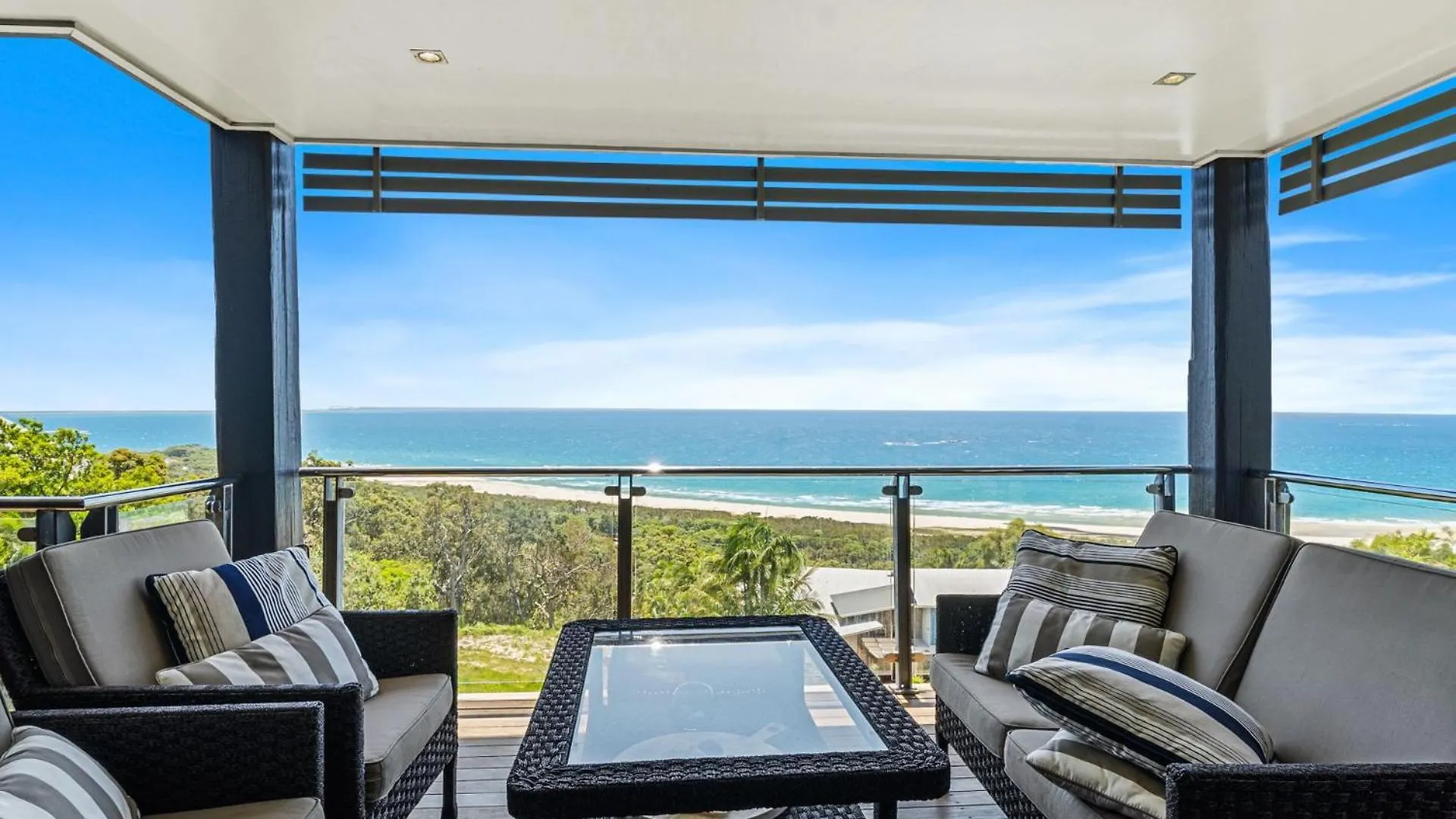 Warragi 4 By Discover Stradbroke Point Lookout